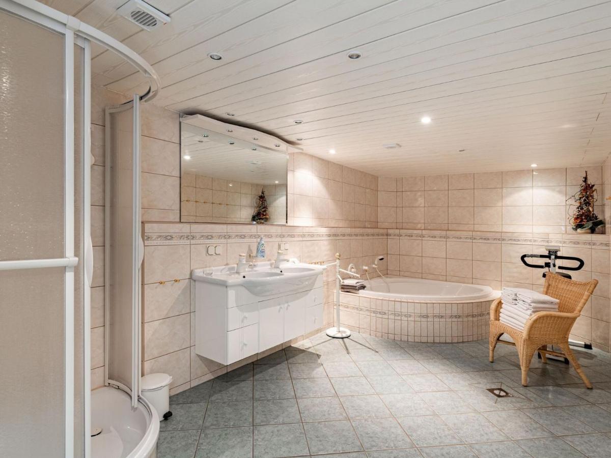 Majestic Holiday Home With Jacuzzi Unterschönau 외부 사진